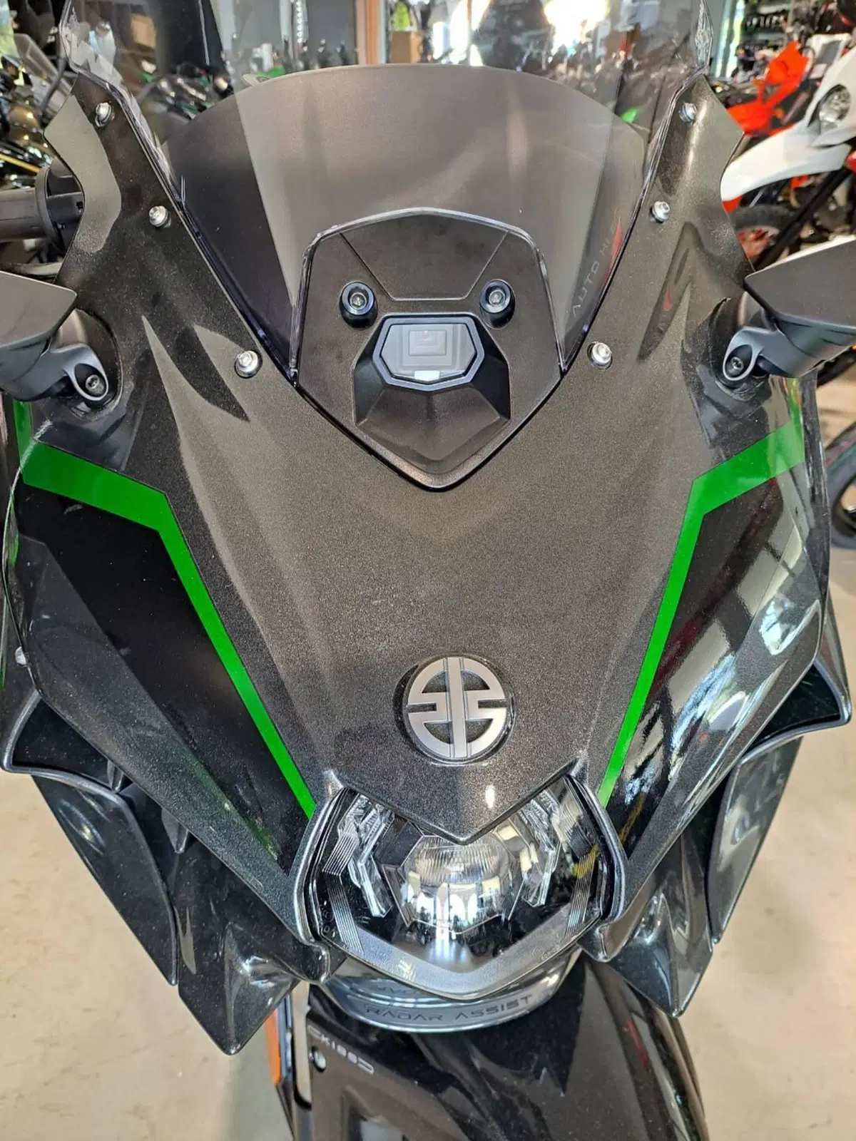 Kawasaki Ninja H2 SX SE (2023 - 26) (2)