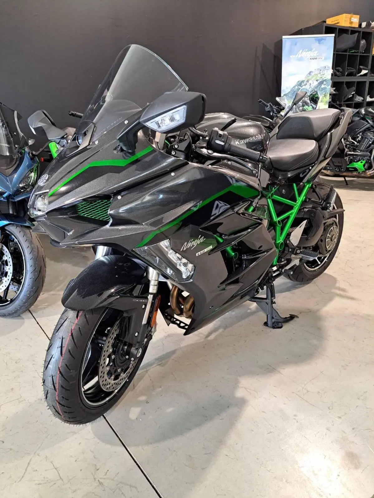 Kawasaki Ninja H2 SX SE (2023 - 26) (5)