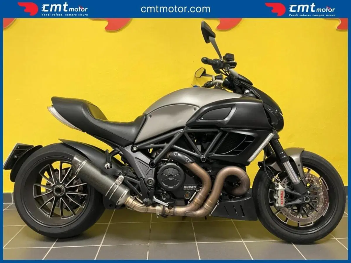 Ducati Diavel 1200 Strada (2010 - 14)