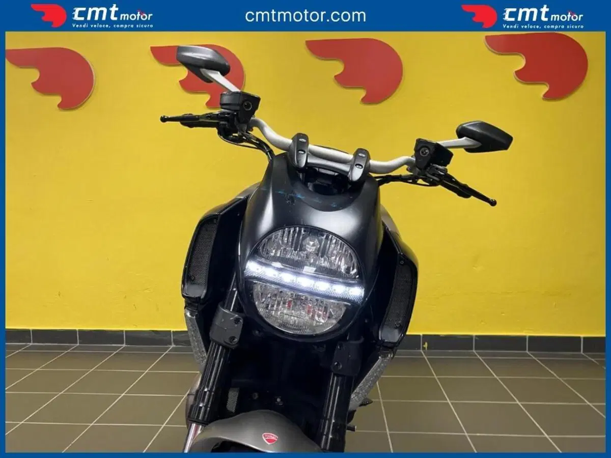 Ducati Diavel 1200 Strada (2010 - 14) (12)