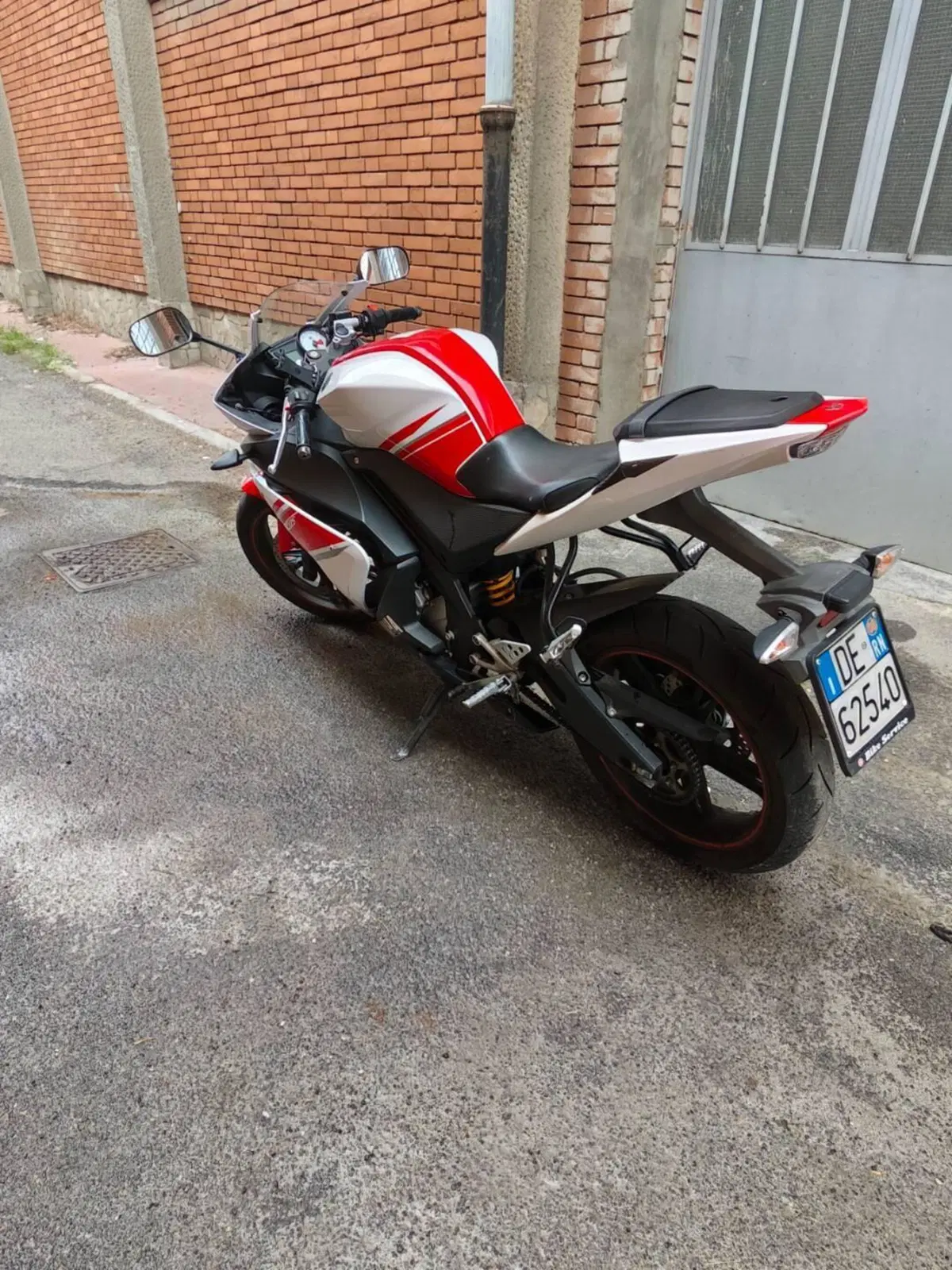Yamaha YZF R125 (2008 - 13) (2)