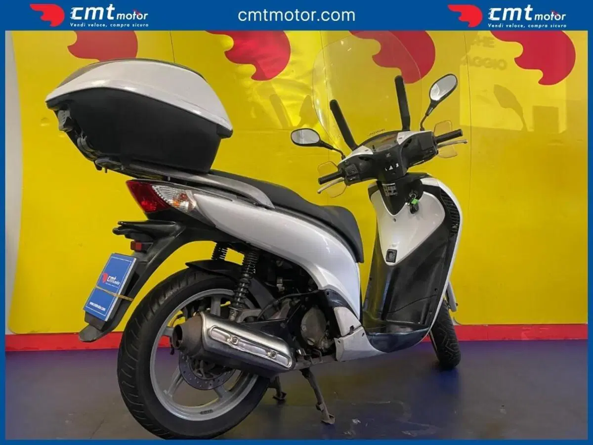 Honda SH 150i (2009 - 12) (4)