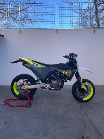 Husqvarna 701 Supermoto (2023 - 25) usata