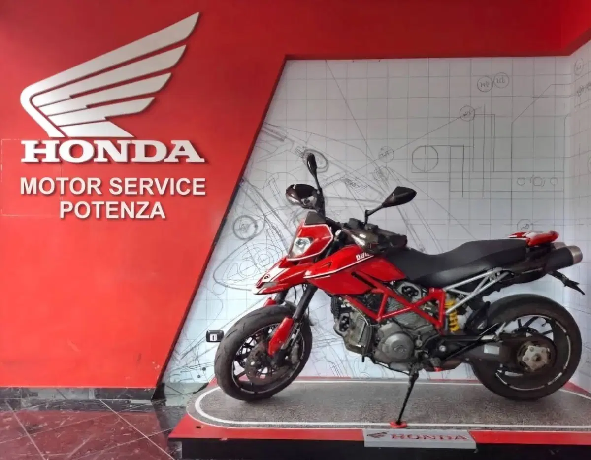 Ducati Hypermotard 796 (2012)