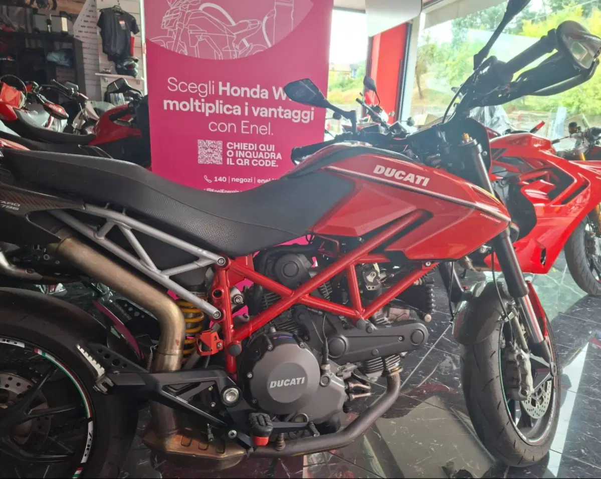 Ducati Hypermotard 796 (2012) (8)