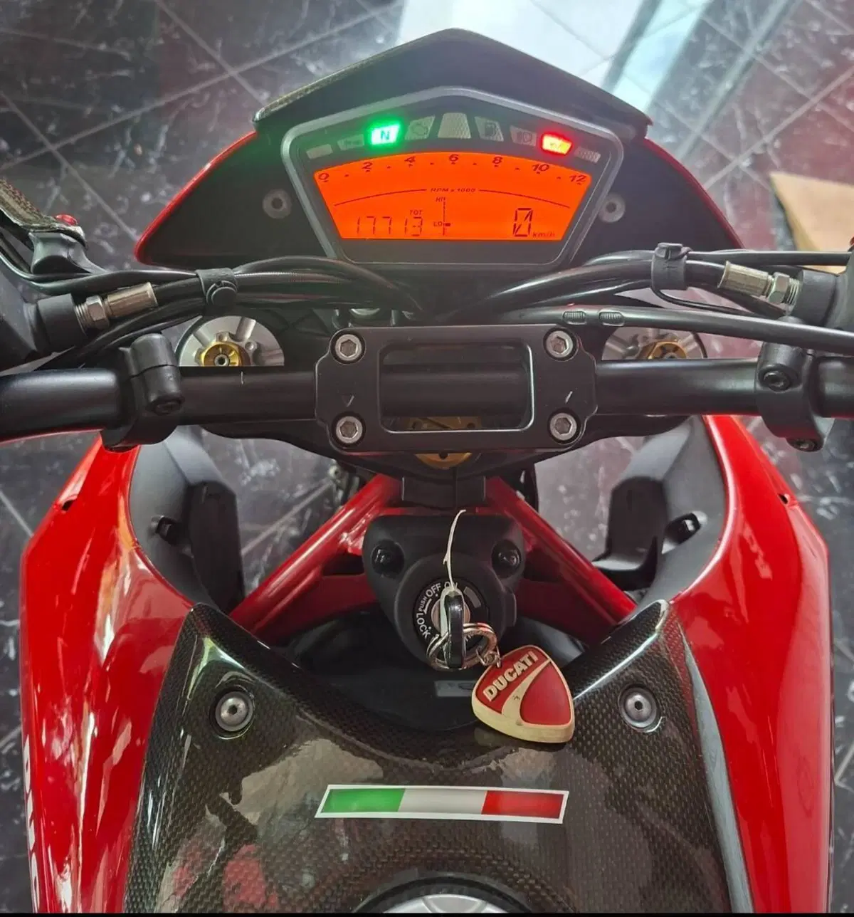 Ducati Hypermotard 796 (2012) (14)