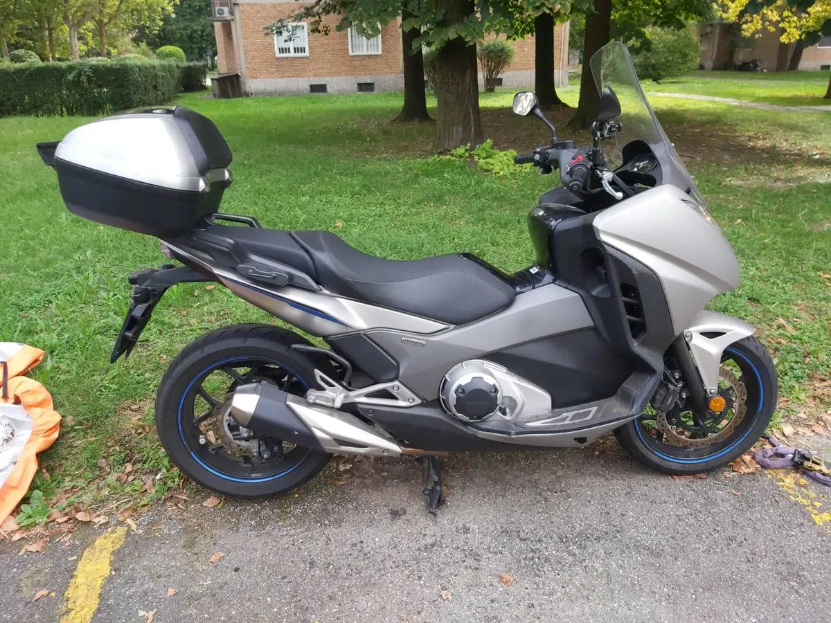 Honda Integra 750 DCT Sport (2017) (5)