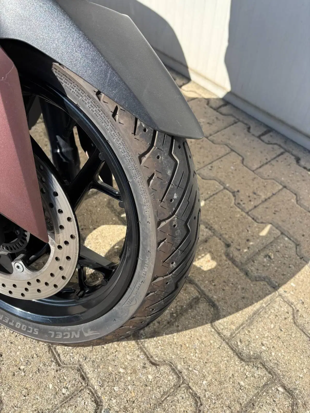 Yamaha X-Max 300 ABS (2017 - 20) (6)