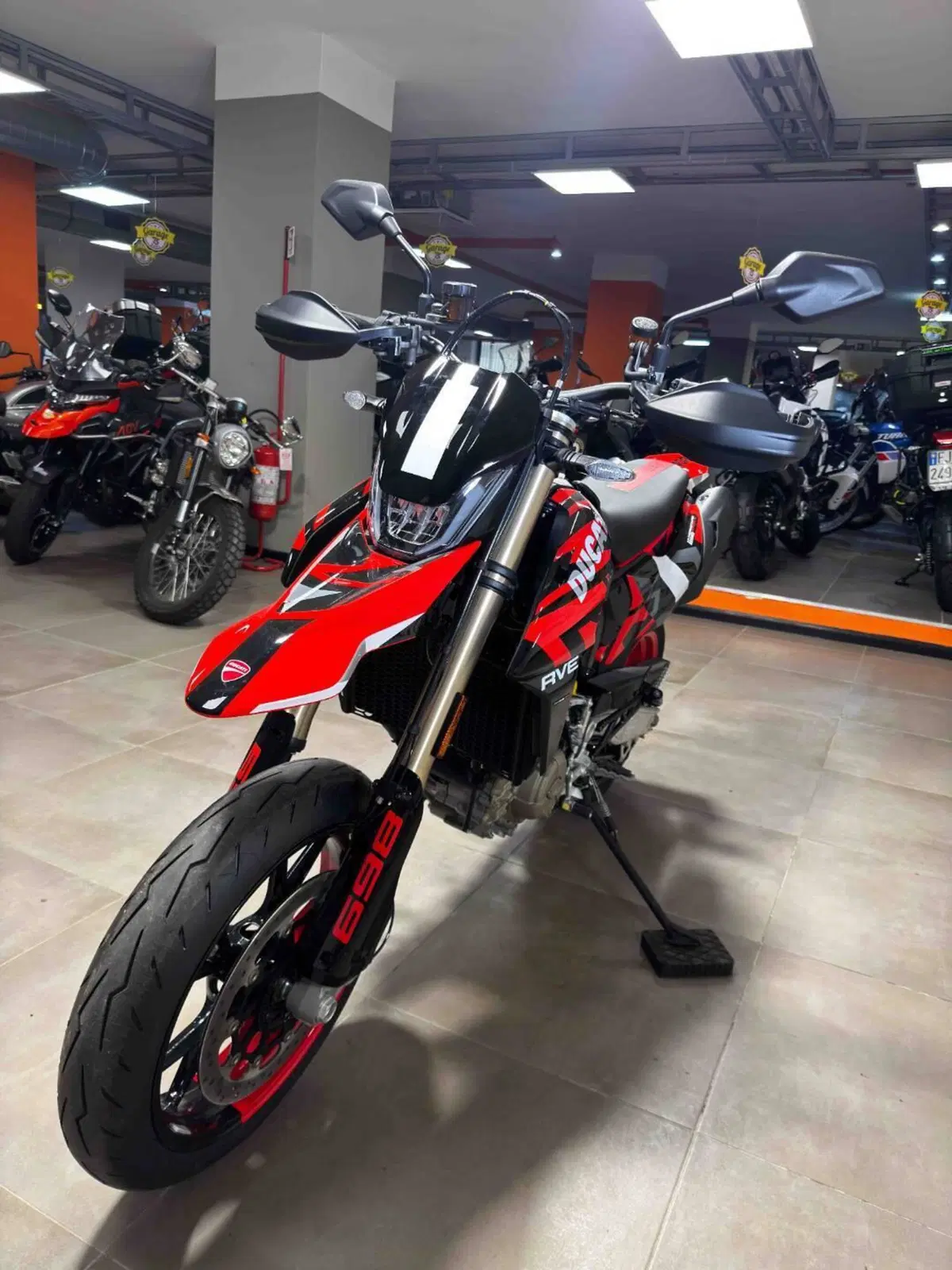 Ducati Hypermotard 698 Mono RVE (2024 - 26) (3)