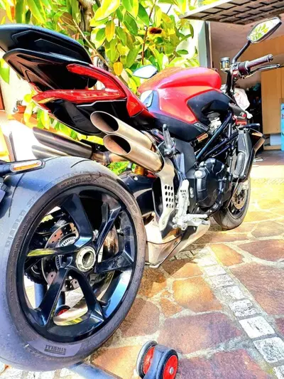 MV Agusta Brutale 1000 RS (2022 - 26) usata