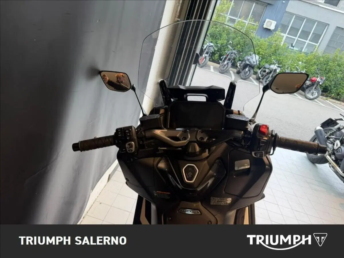 Yamaha T-Max 560 Tech Max (2022 - 24) (5)