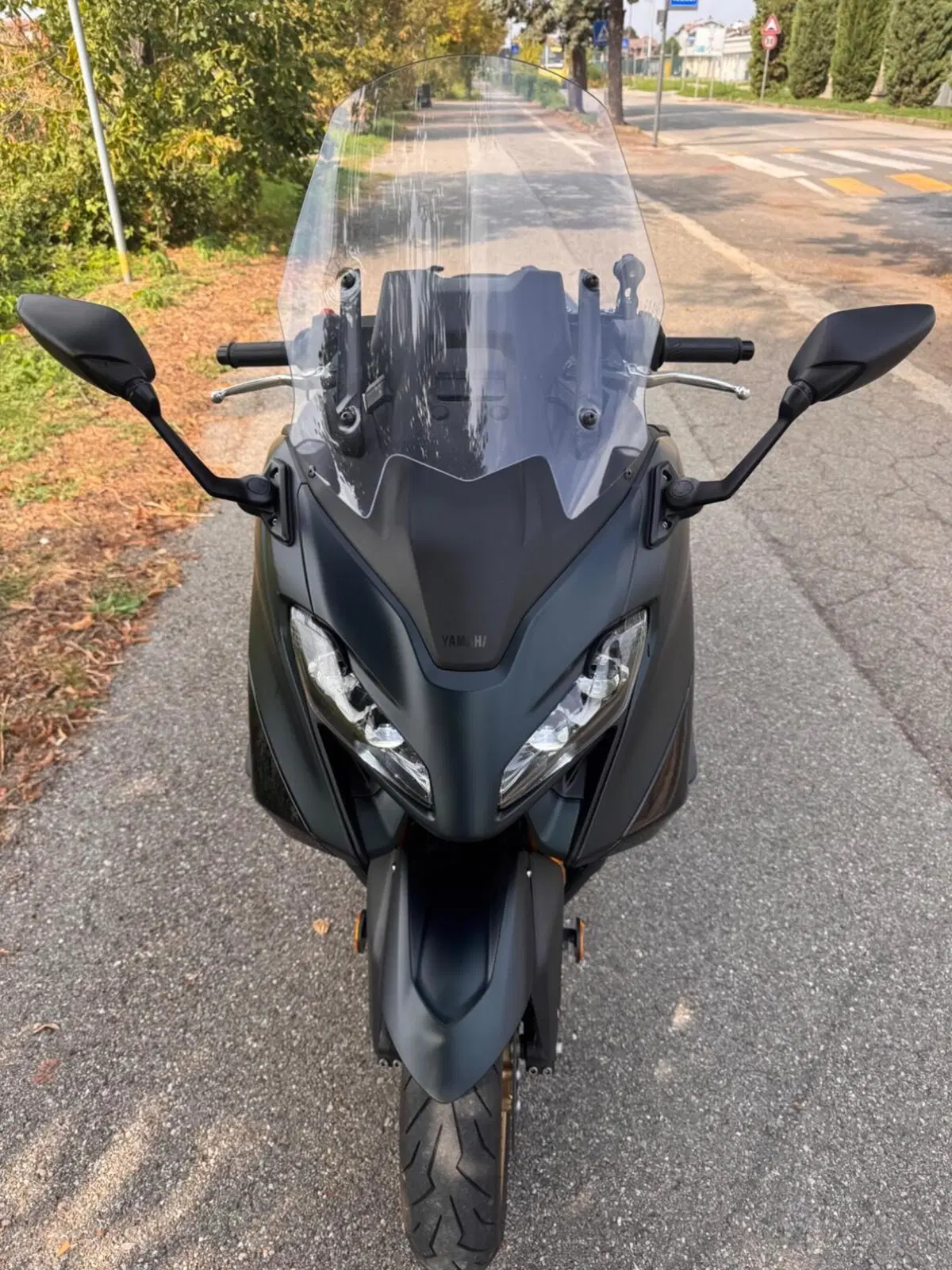 Yamaha T-Max 560 Tech Max (2022 - 24) (4)