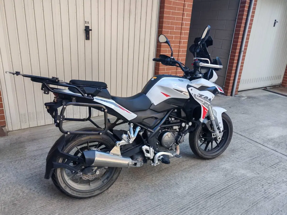 Benelli TRK 251 (2022 - 25) (3)