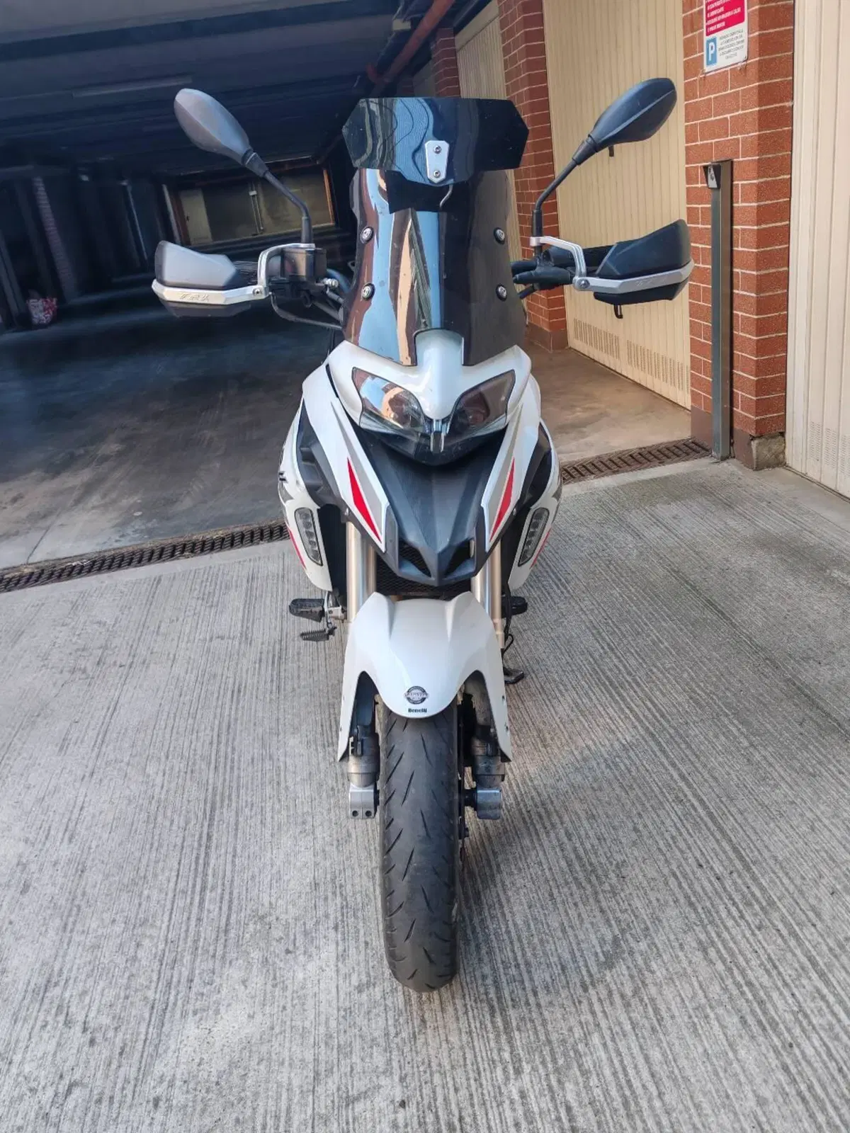 Benelli TRK 251 (2022 - 25) (4)