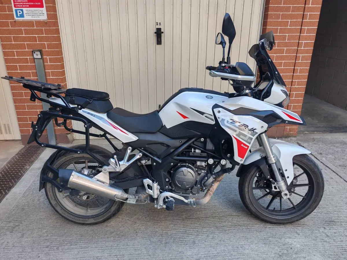 Benelli TRK 251 (2022 - 25) (5)