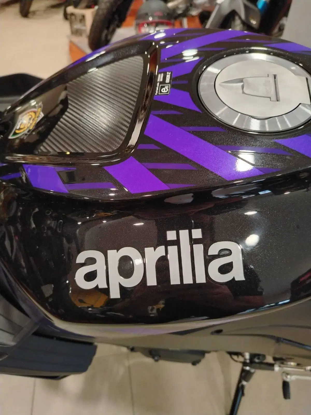 Aprilia Tuono V4 Factory (2025 - 26) (4)