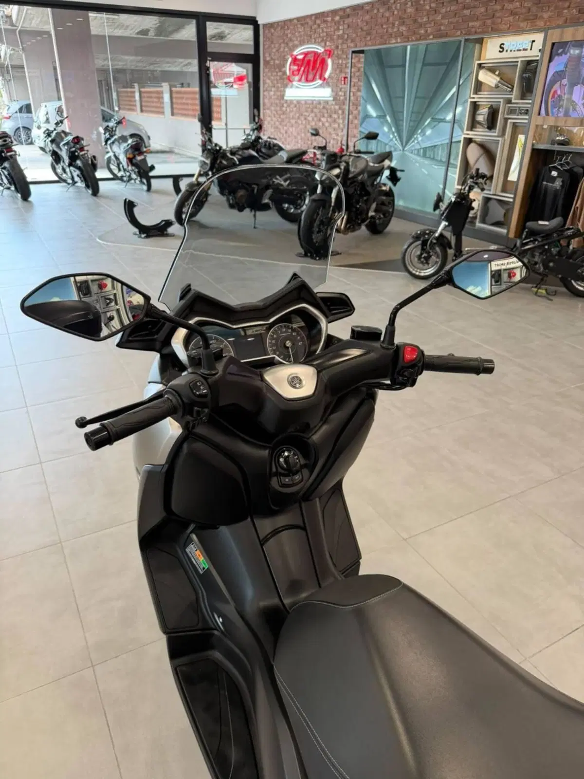 Yamaha X-Max 125 (2021 - 24) (8)