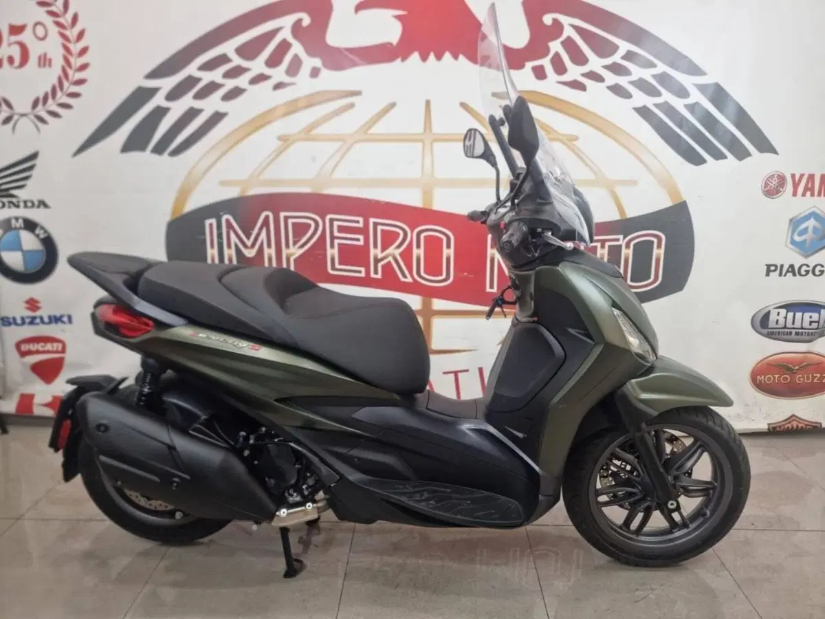 Piaggio Beverly 400 S ABS-ASR (2021 - 24) (2)