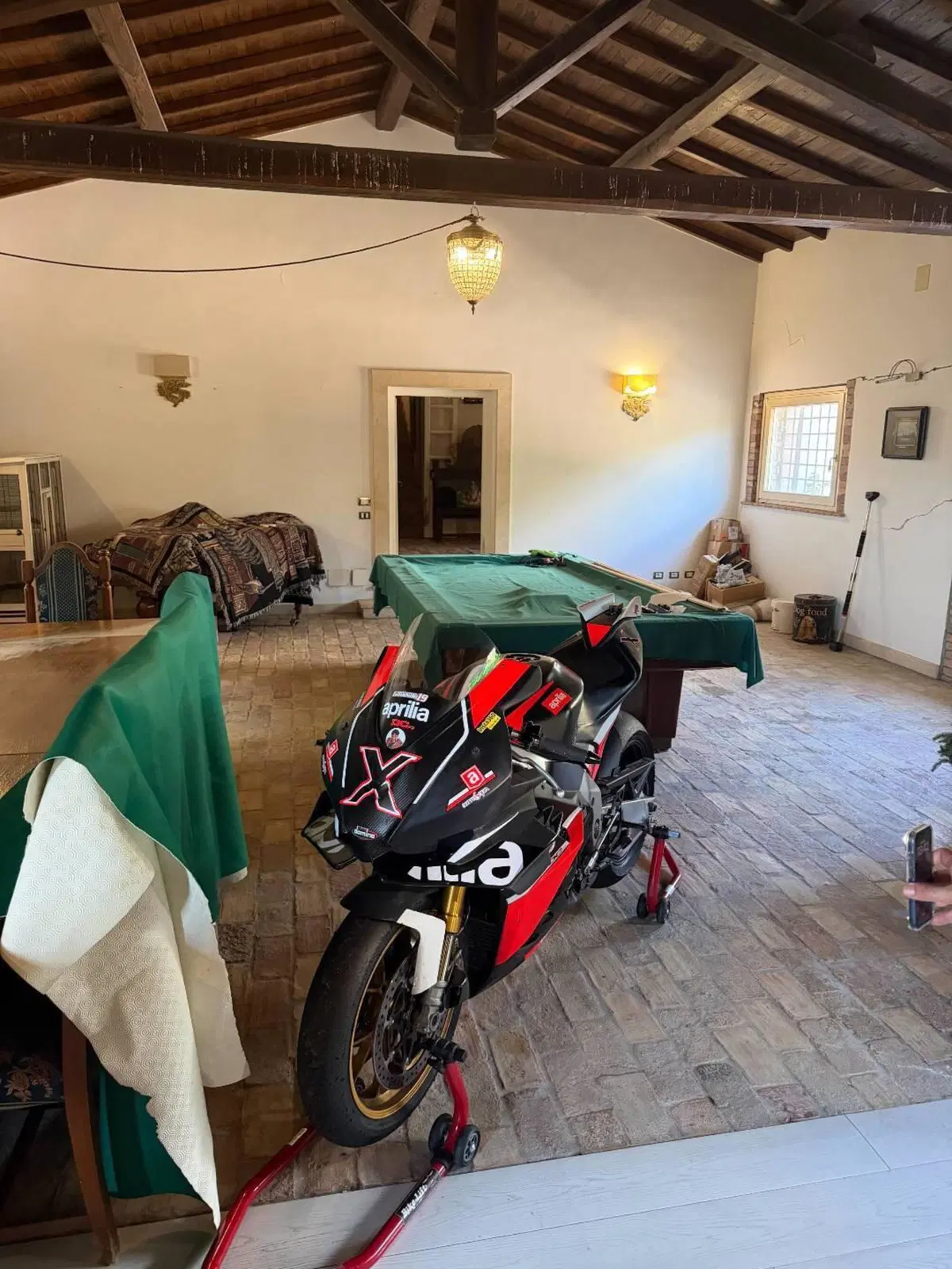 Aprilia RSV4 1100 Factory (2021 - 24) (3)