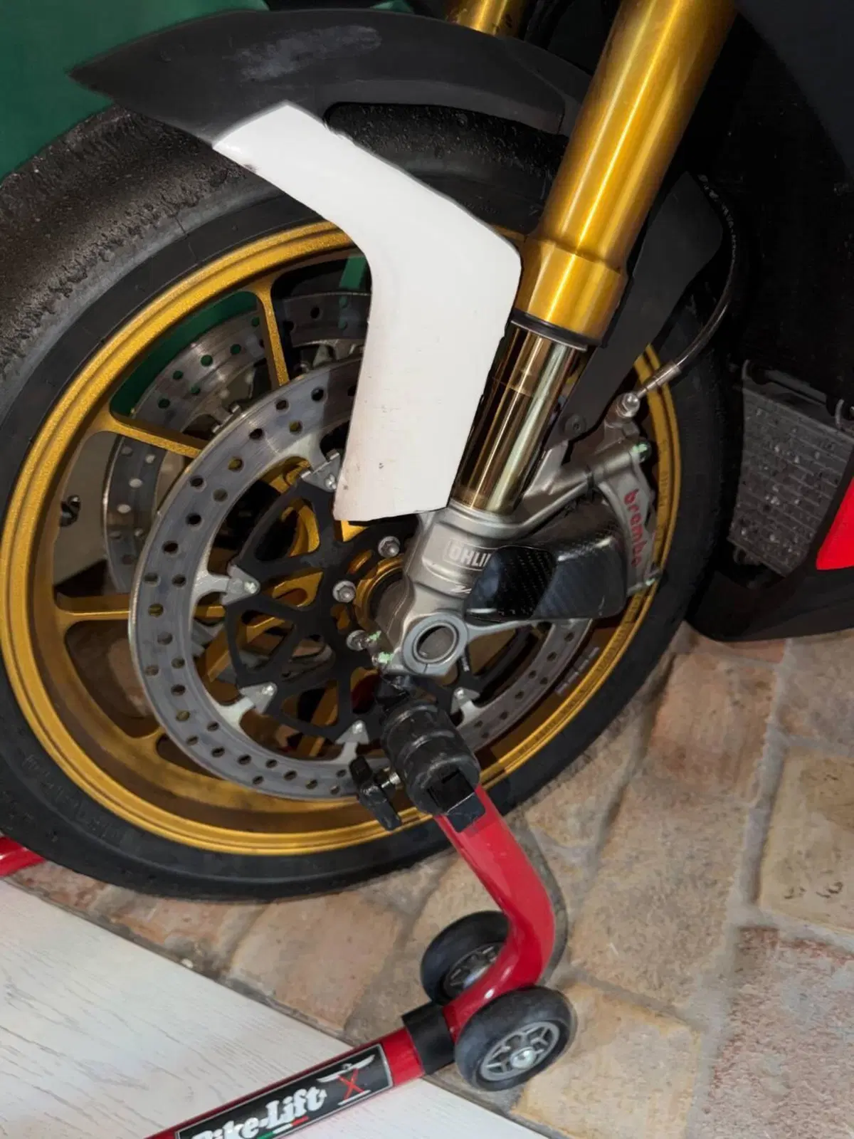 Aprilia RSV4 1100 Factory (2021 - 24) (13)