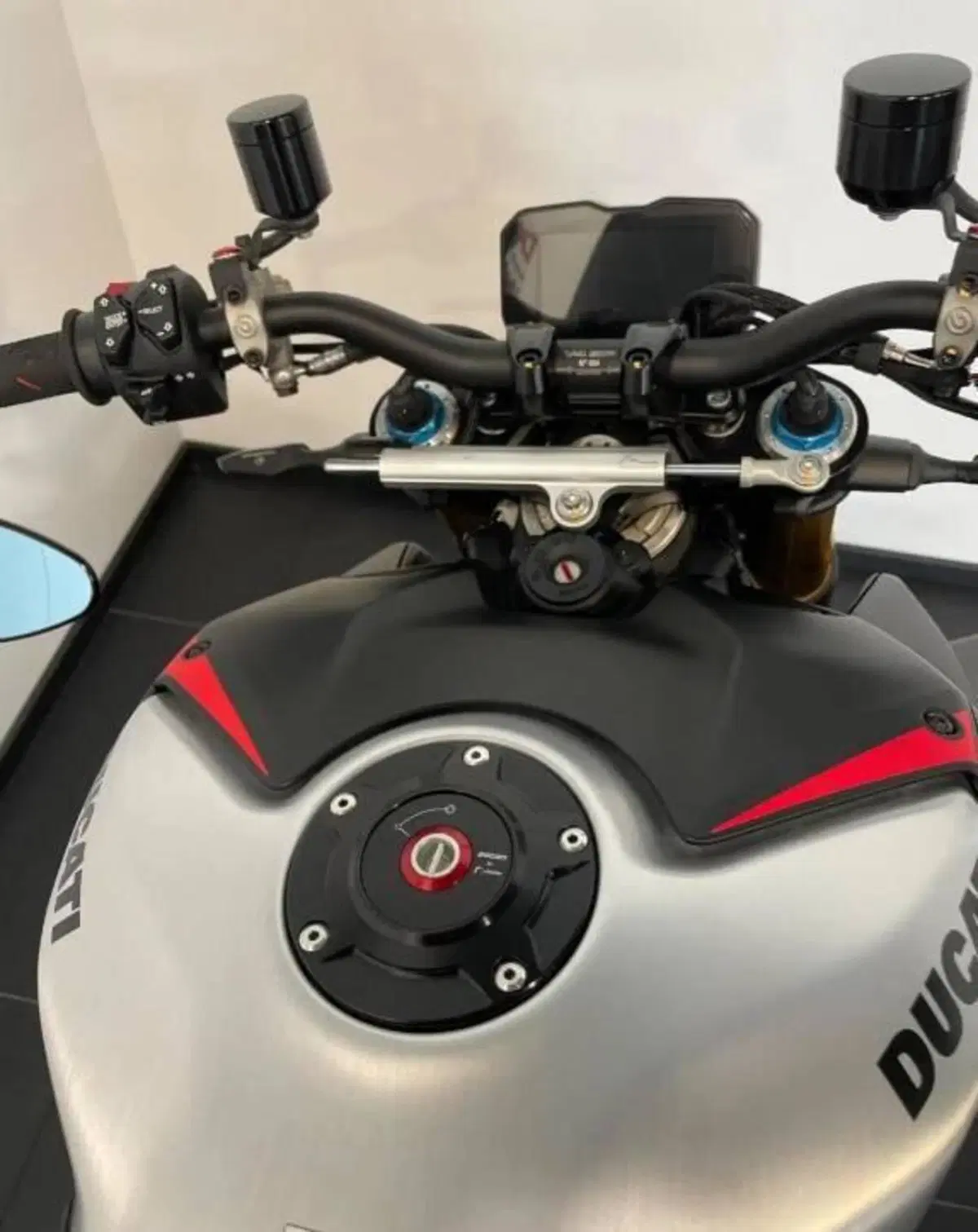 Ducati Streetfighter V4 1100 SP (2022) (6)