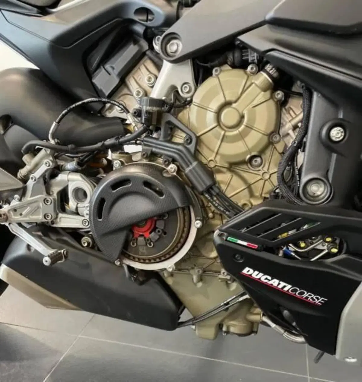 Ducati Streetfighter V4 1100 SP (2022) (7)