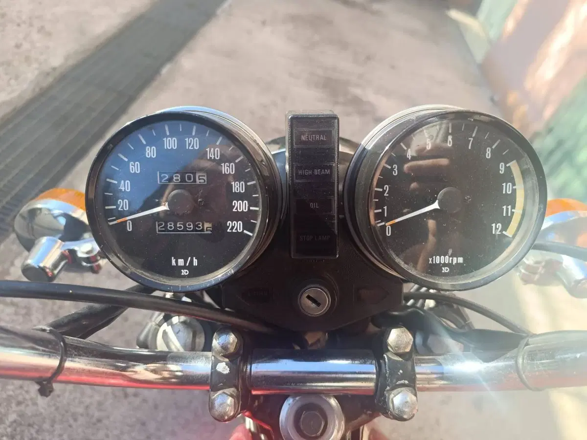 Kawasaki Z650-B1 (7)