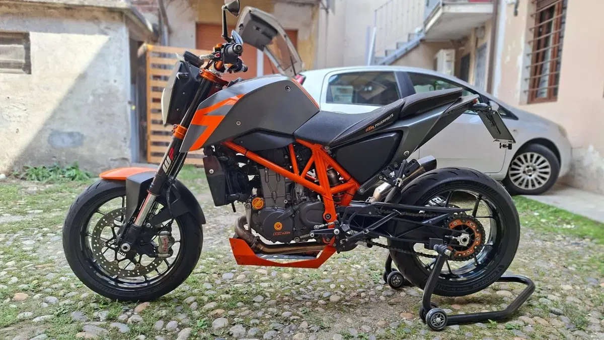 KTM 690 Duke R (2010 - 15) (2)