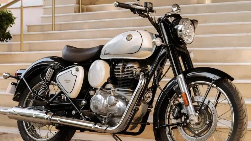 Royal Enfield Classic 350 “Signature White Edition” 