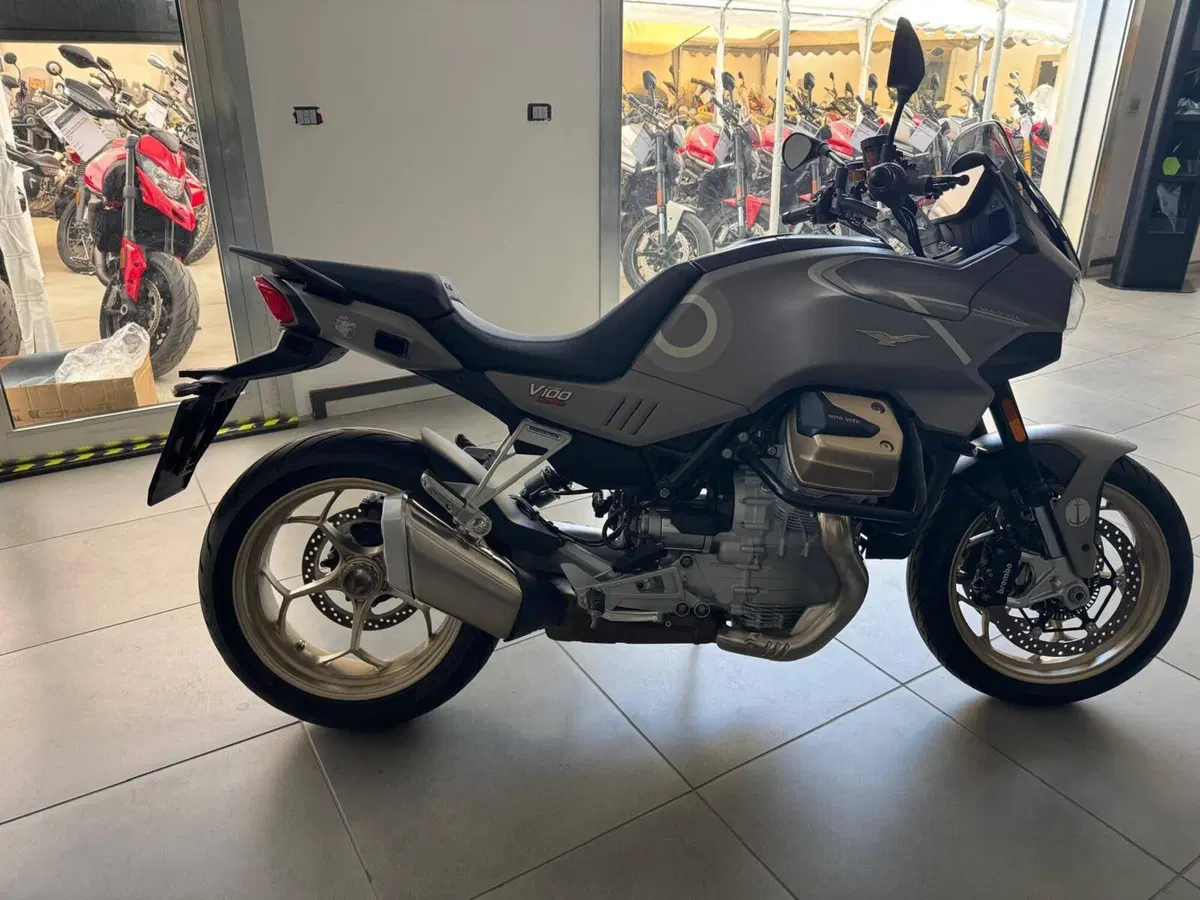 Moto Guzzi V100 Mandello Aviazione Navale (2023 - 24) (5)