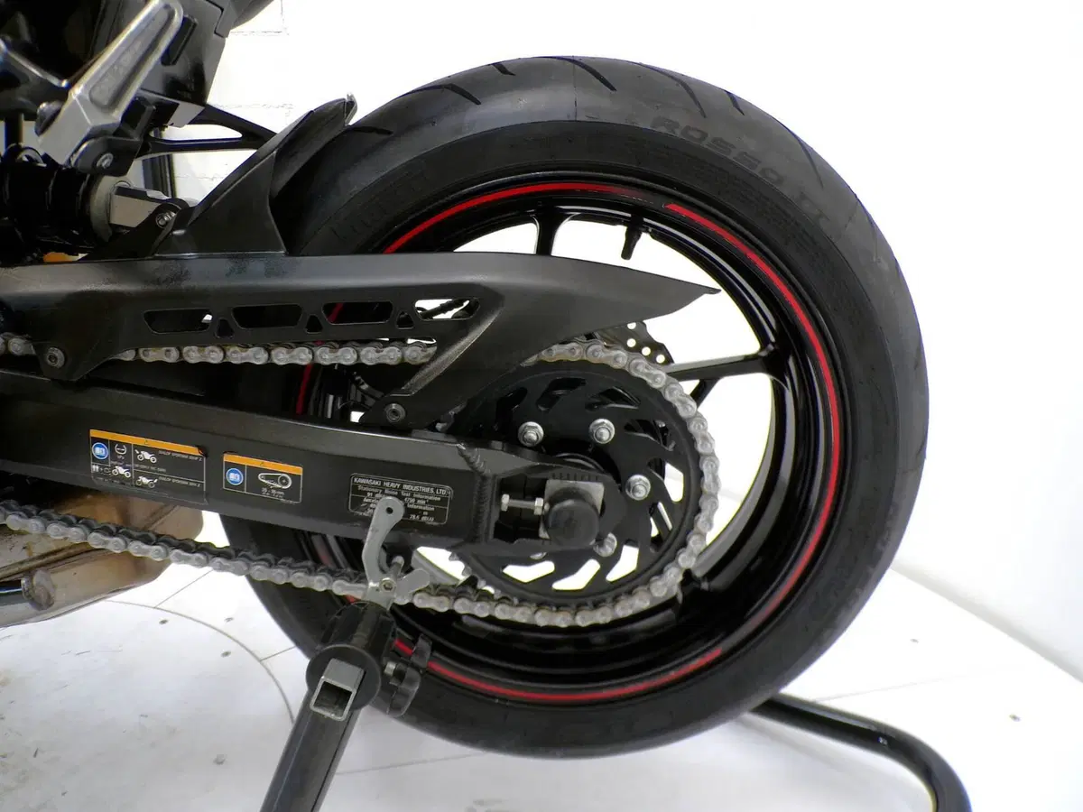 Kawasaki Z 900 (2017 - 18) (11)