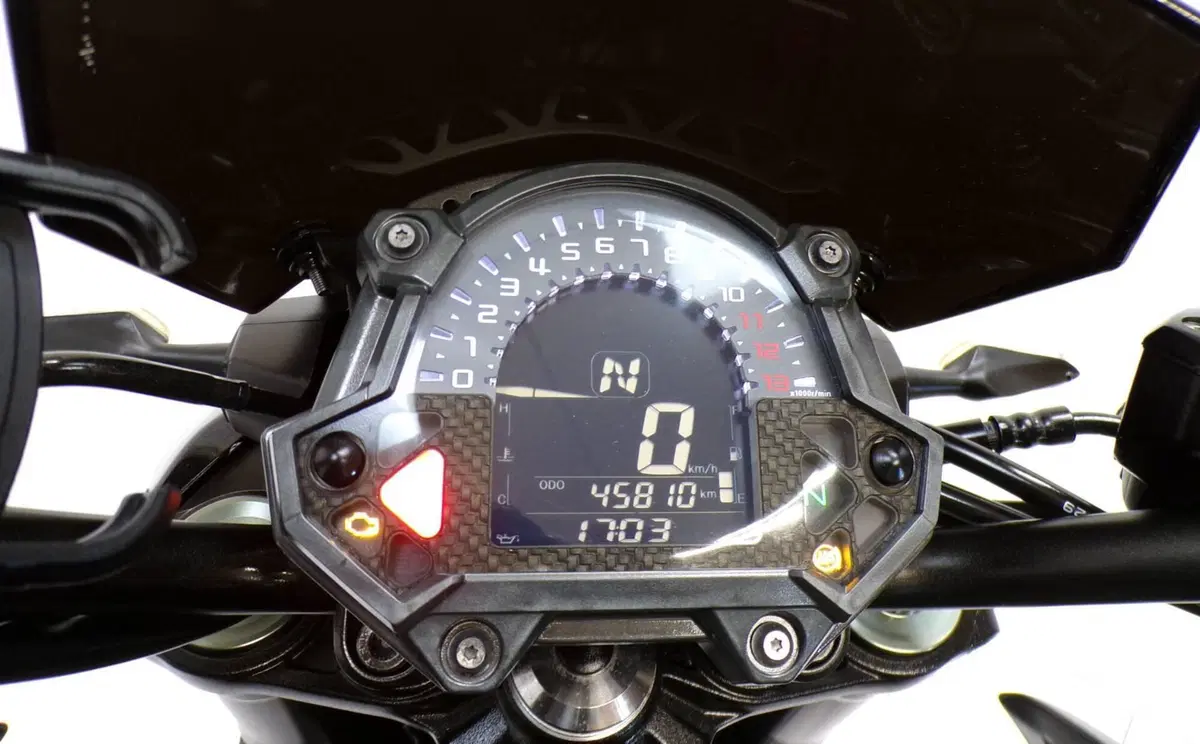 Kawasaki Z 900 (2017 - 18) (13)