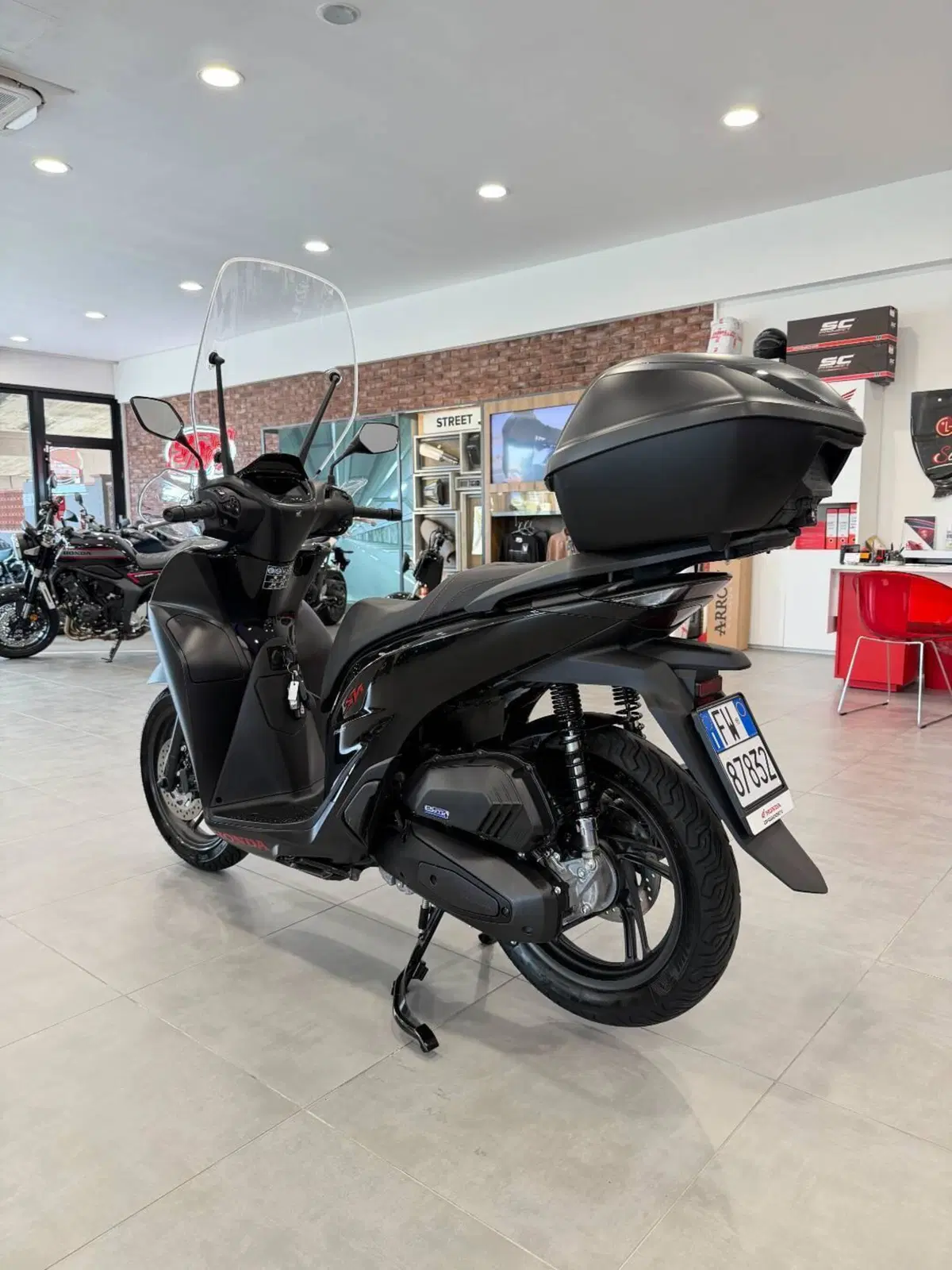 Honda SH 150 Sport (2026) (4)