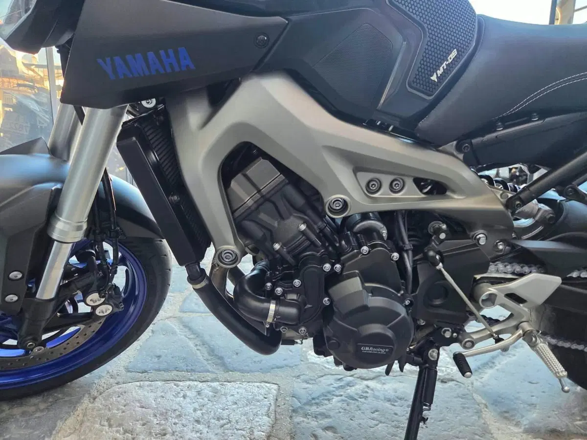 Yamaha MT-09 ABS (2016) (11)