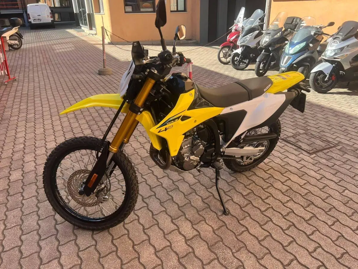 Suzuki DR-Z4S (2025 - 26) (2)