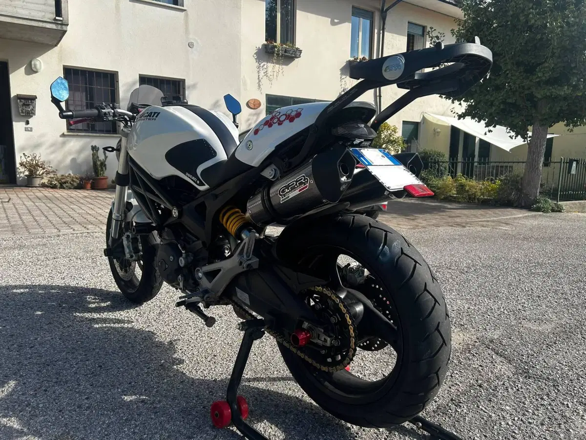 Ducati Monster 696 (2008 - 13) (4)