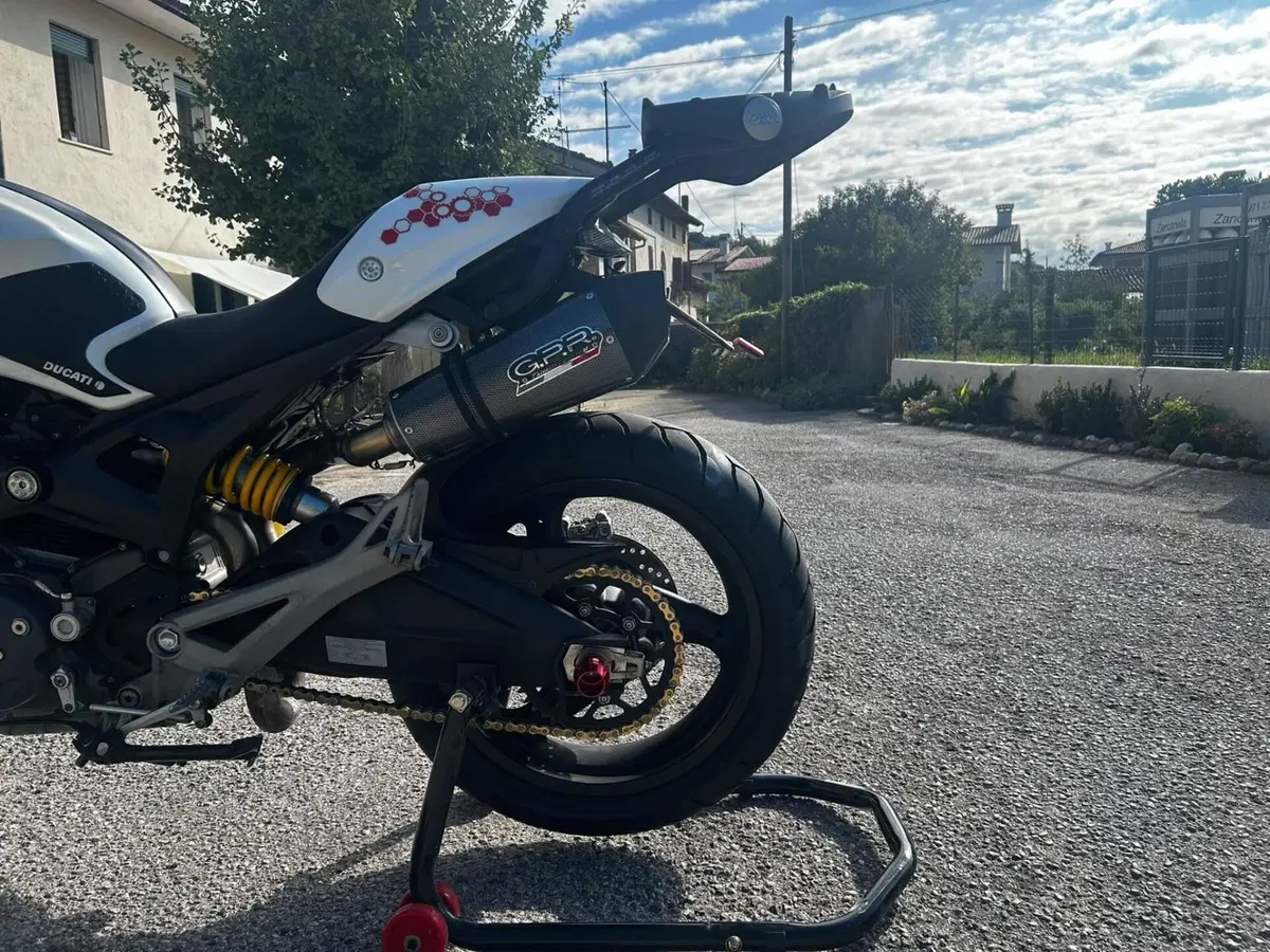 Ducati Monster 696 (2008 - 13) (5)