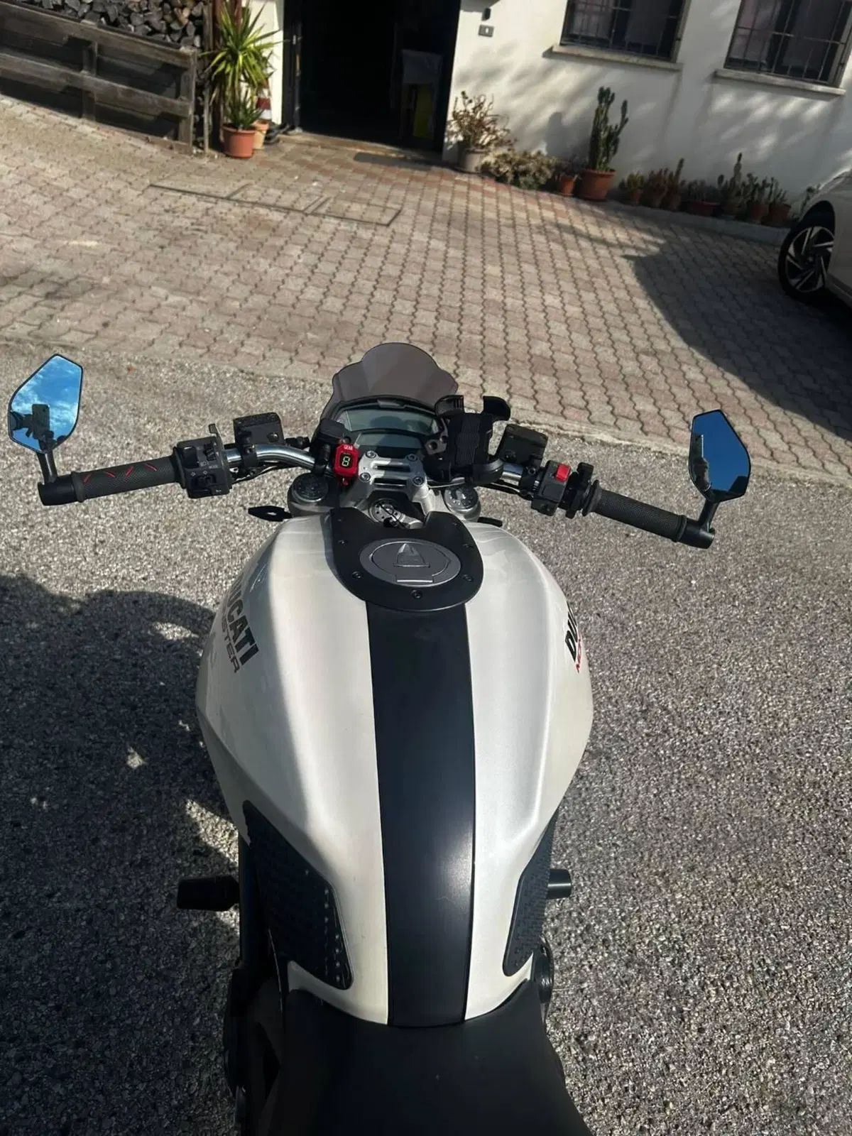 Ducati Monster 696 (2008 - 13) (7)