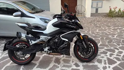 CFMOTO 800NK Advanced (2023 - 26) usata