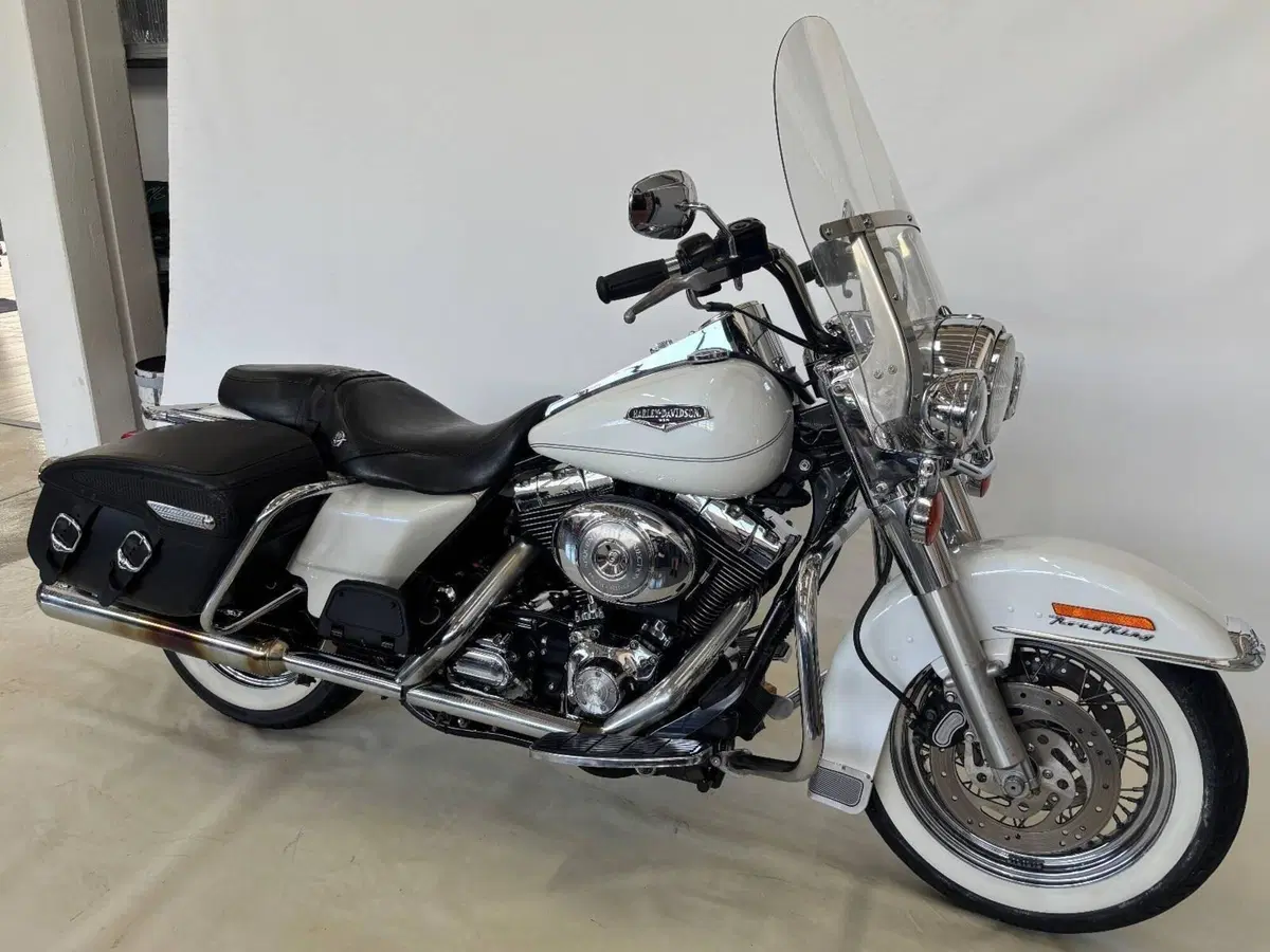 Harley-Davidson 1450 Road King Classic (2003 - 05) - FLHRCI (4)