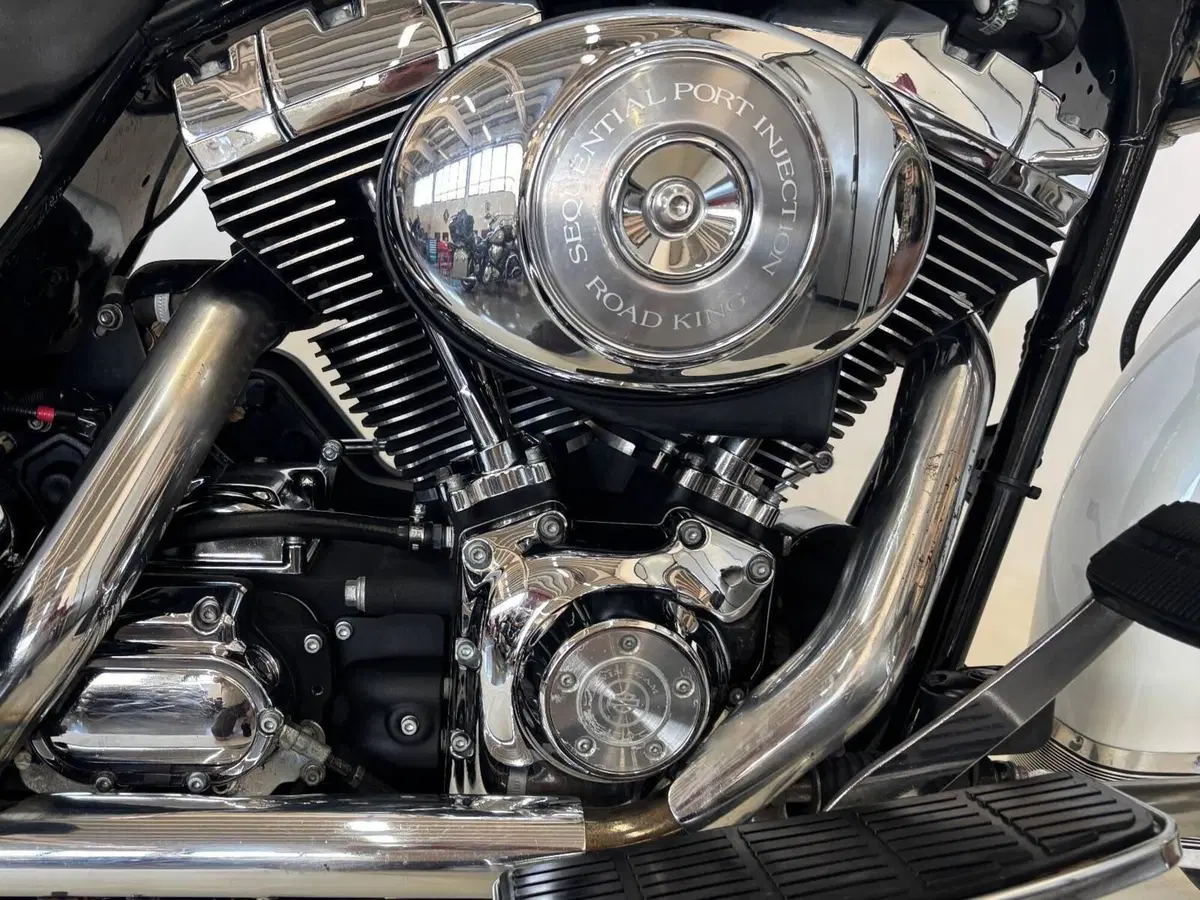 Harley-Davidson 1450 Road King Classic (2003 - 05) - FLHRCI (3)