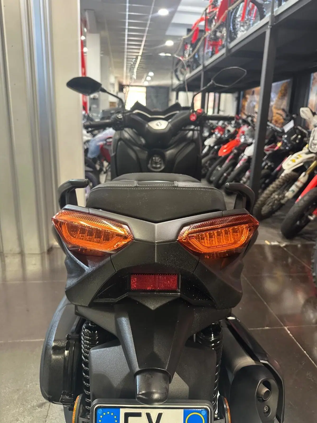 Yamaha X-Max 300 (2021 - 24) (3)