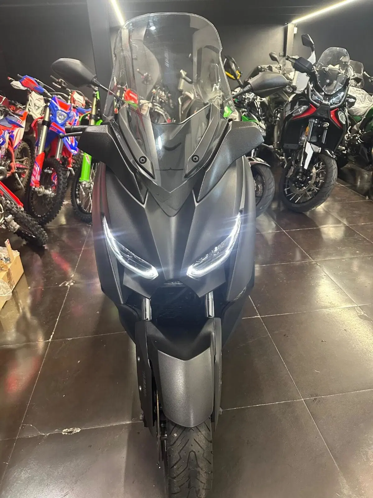 Yamaha X-Max 300 (2021 - 24) (7)