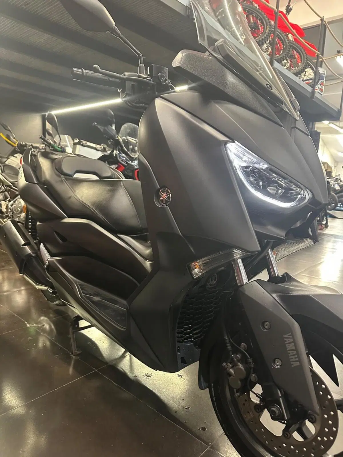 Yamaha X-Max 300 (2021 - 24) (8)