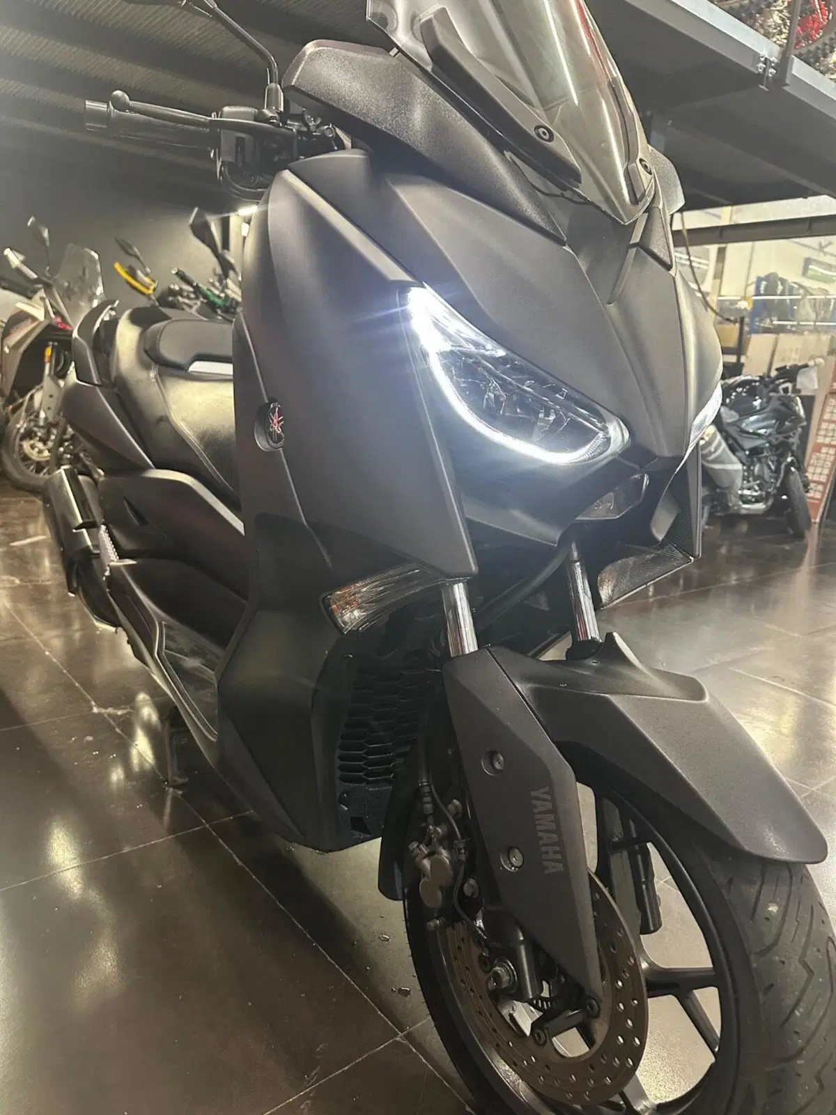 Yamaha X-Max 300 (2021 - 24) (9)