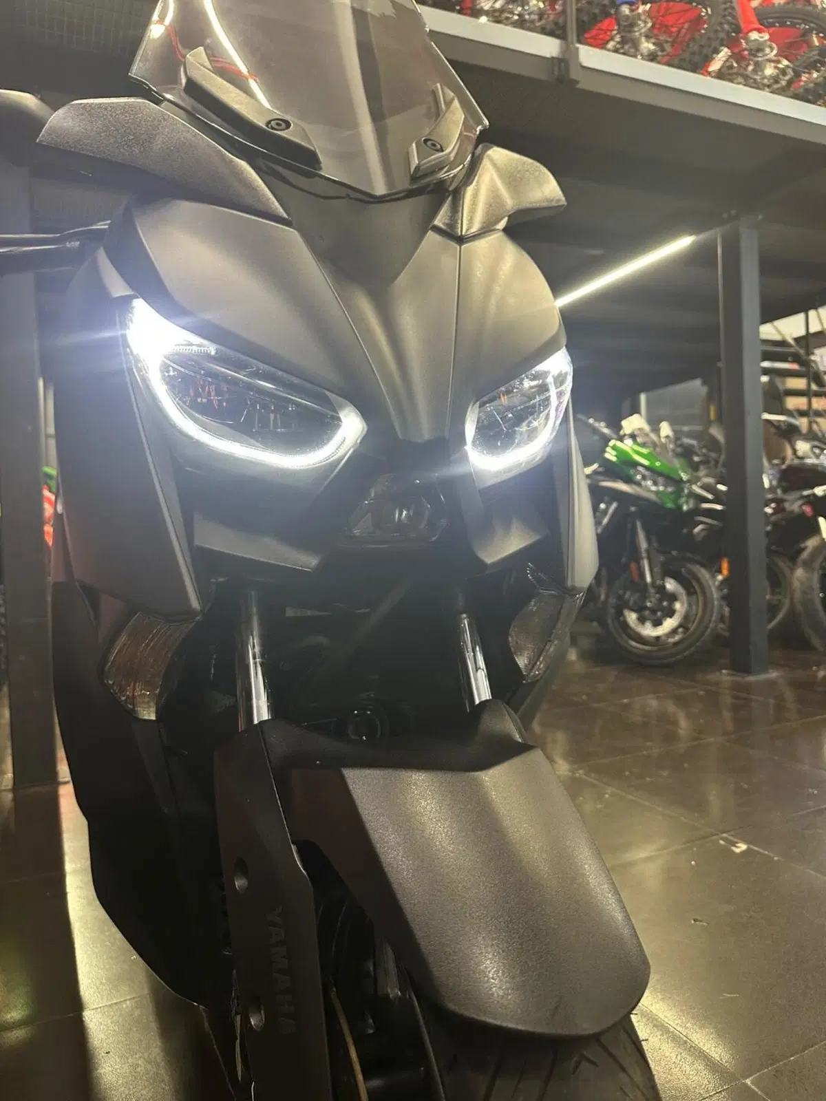 Yamaha X-Max 300 (2021 - 24) (14)