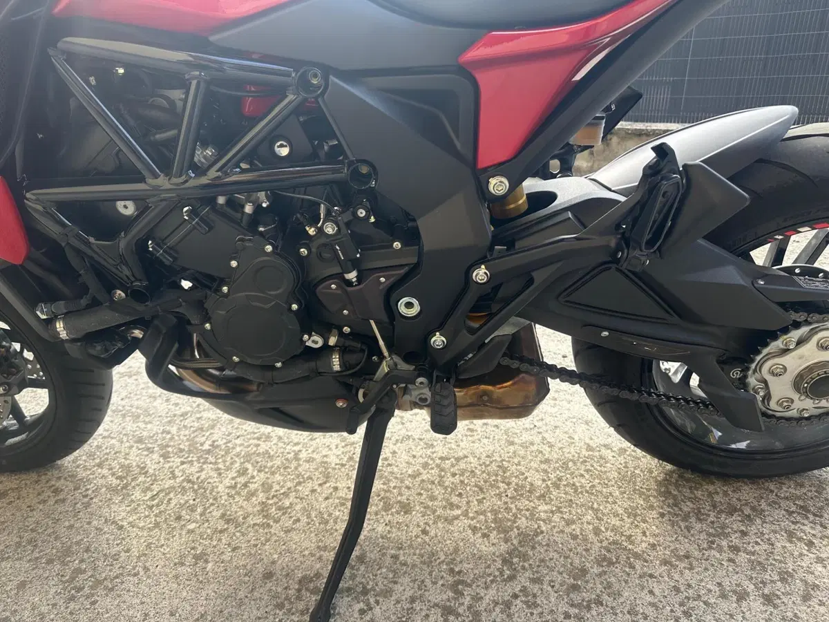 MV Agusta Turismo Veloce 800 R (2023 - 26) (9)