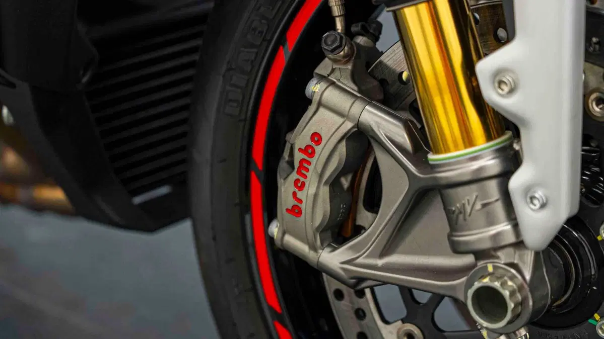 MV Agusta Brutale 1000 RR (2026) (16)