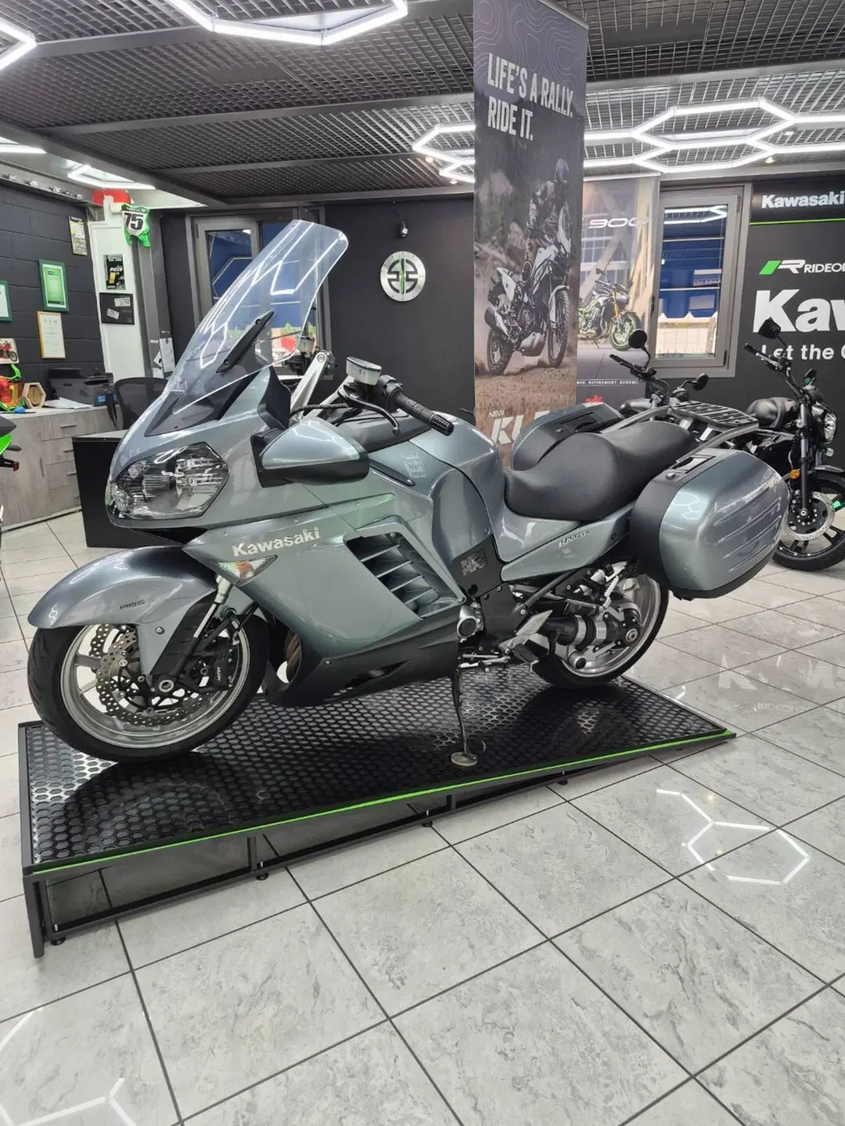 Kawasaki GTR 1400 (2007 - 09)