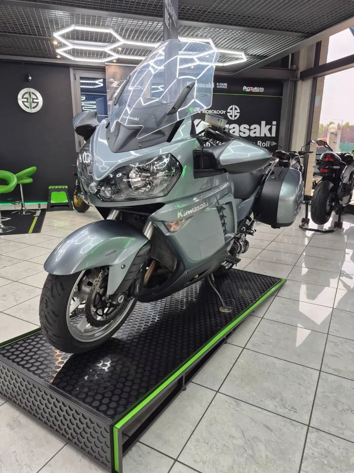 Kawasaki GTR 1400 (2007 - 09) (3)